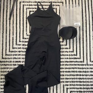 Bombshell bunny bodysuit in black size LARGE NWT